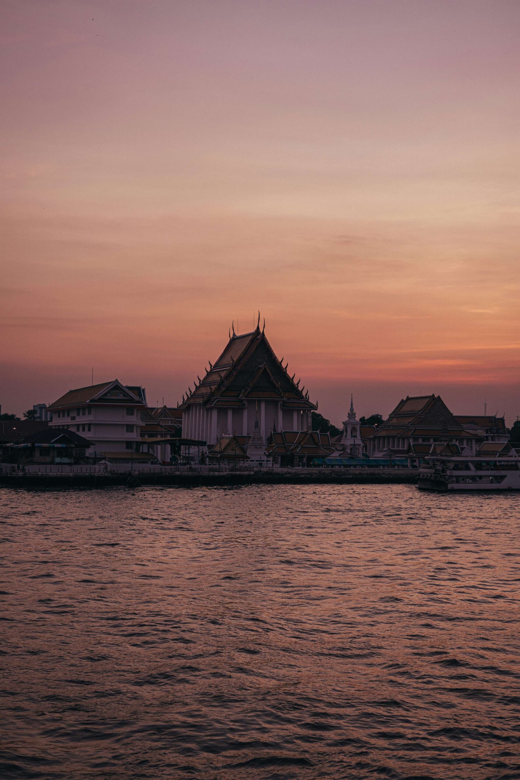 Mass Image Compressor Compressed this image. https://sourceforge.net/projects/icompress/ with Quality:60