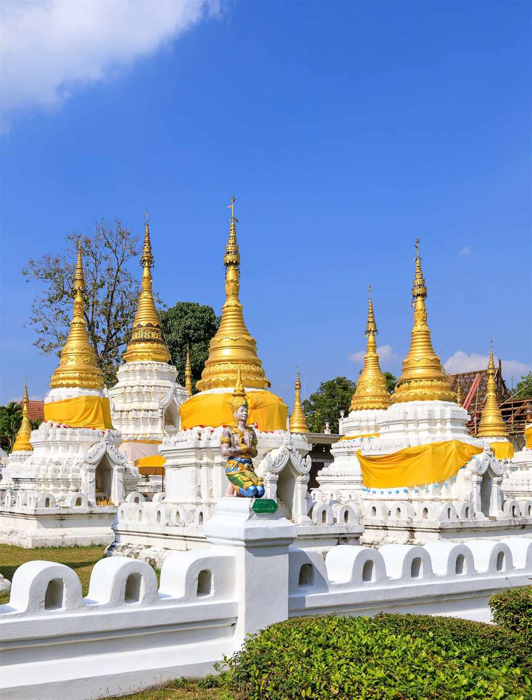 Mass Image Compressor Compressed this image. https://sourceforge.net/projects/icompress/ with Quality:45